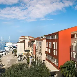 hotellátogatás